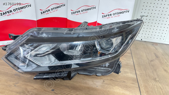 Nissan Qashqai J11 2018 Sol far orj hatasız