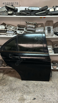 Mercedes W205 Kasa C-180 2010-2013 Siyah Sağ Arka Kapı Orj Çıkma