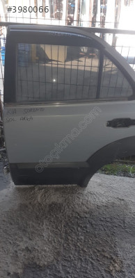 KİA SORENTO SOL ARKA KAPI ÇIKMA ORJJINAL