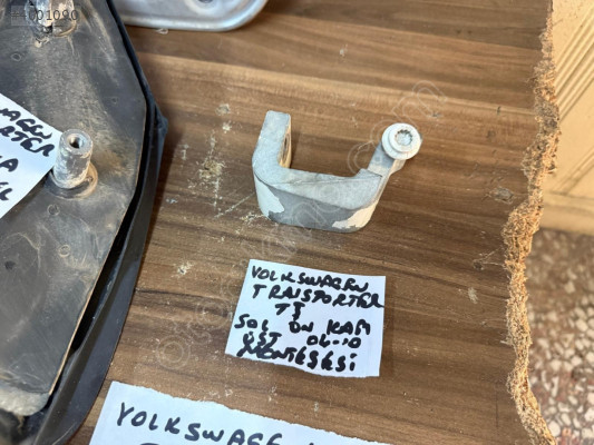 VOLKSWAGEN TRANSPORTER SOL ÖN KAPI MENTEŞESİ ÜST 04-12 MODEL