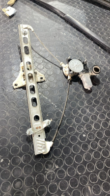 Suziki sift 2013 model sag on kapı cam kırıkosu