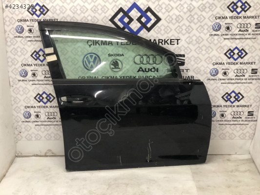 GOLF 7  SAĞ  ÖN KAPI SİYAH