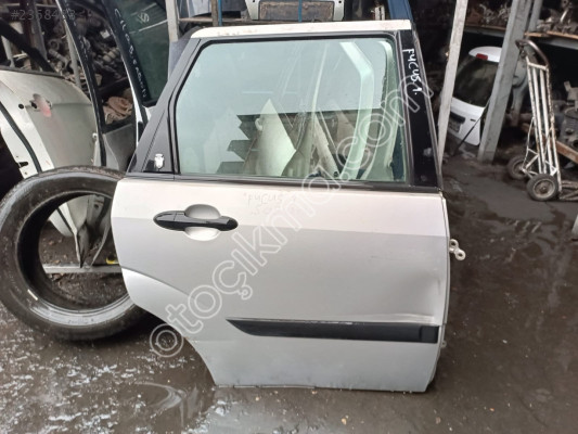 FORD FOCUS 1 SAĞ ARKA KAPI KONUK OTO