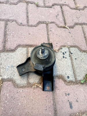 Hundai getz 2005 motor sağ takozu