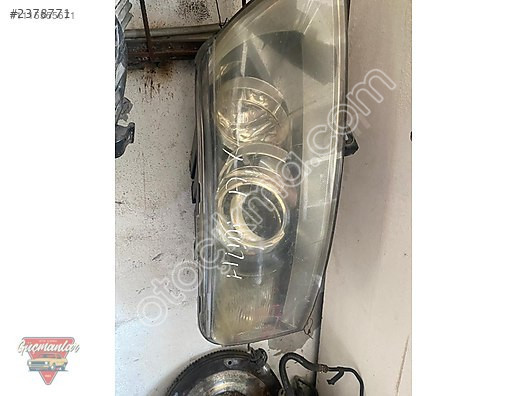 AUDİ A6 SAĞ FAR
