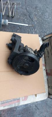 Mazda 323 direksiyon pompası