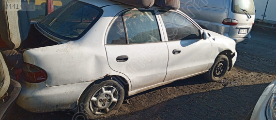1998 model Hyundai Accent yumurta kasa sağ ön kapı