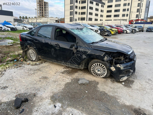2010 model Ford Focus titanyum 1.6 benzinli otomatik vites parça