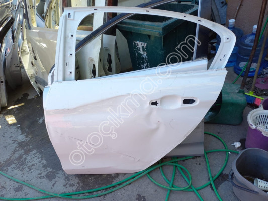 fiat egea sol arka kapı