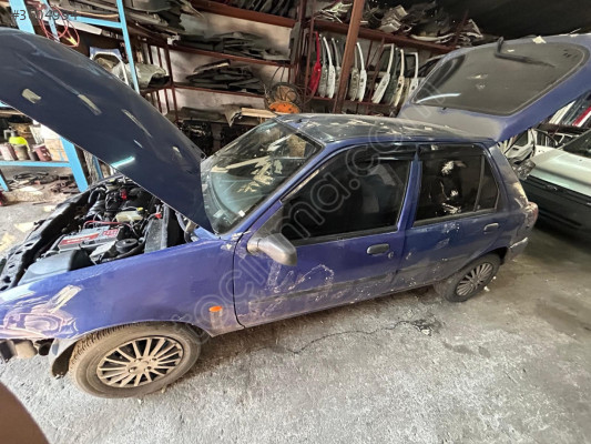 Ford Fiesta flair sol ön kapı