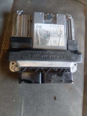 Audi A4.Motor beyni 8K0907352