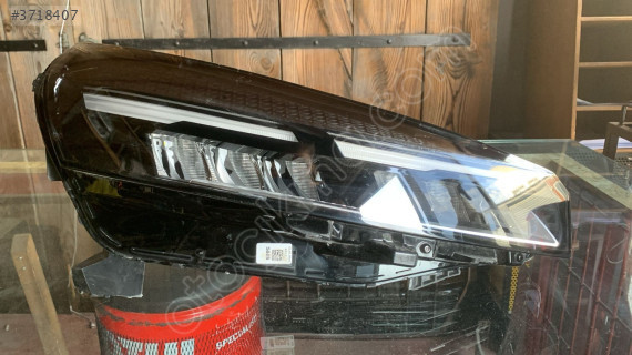 RENAULT CLİO 5 2023-2024 SAĞ FAR 260103507R
