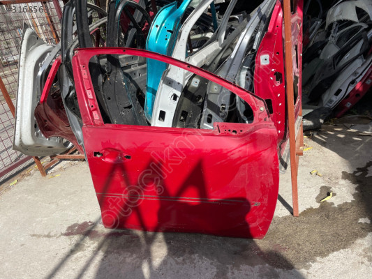 Peugeot 208 sağ ön kapı orijinal