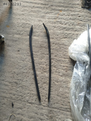 Audi A6 ön cam çıtası