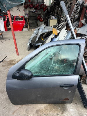 2010 2011 Renault clıo çıkma ön sol kapı