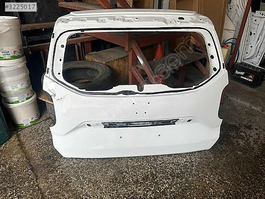 DACİA DUSTER BAGAJ KAPAĞI ÇIKMA ORJİNAL