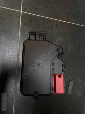 MERCEDES VİTO W447 SİGORTA KUTUSU KAPAĞI 4475400082 SO