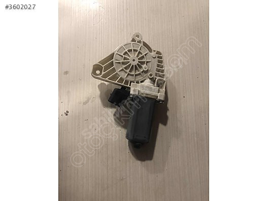 MERCEDES W 207 E CUPE CAM MOTORU