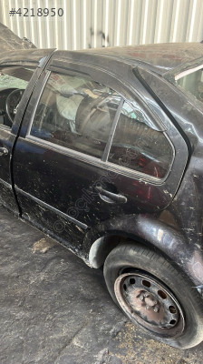VOLKSWAGEN bora 97-04 sol arka kapı