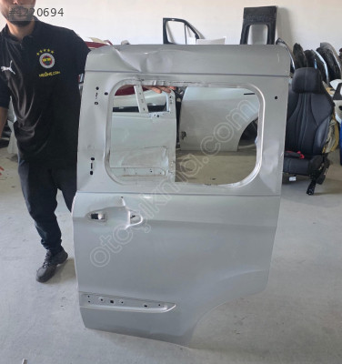 FORD COURİER GRİ SOL SÜRGÜLÜ KAPI ORJINAL