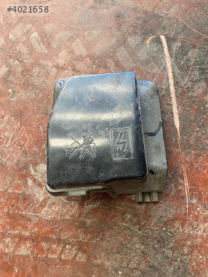 RENAULT CLİO 4 ENJEKSİYON BEYNİ KAPAĞI 243826085R