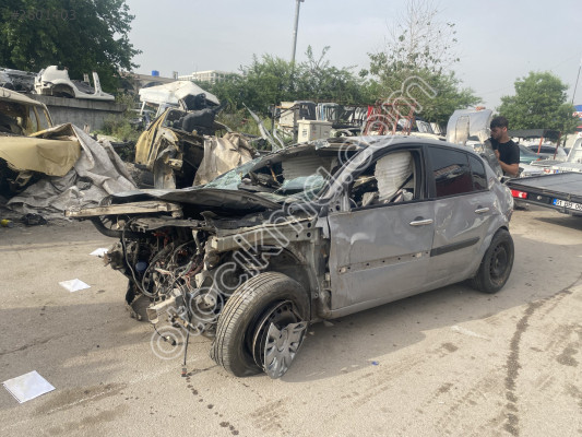 Megan 2 sol arka kapı