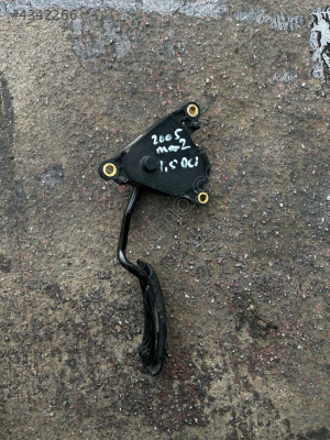 2005 megane 1.5 dci gaz pedalı