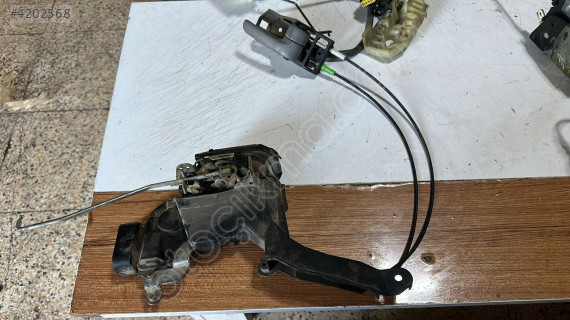 TOYOTA RAV4 2002-2005 Sağ Ön Kapı Kilidi - Orjinal Çıkma Par