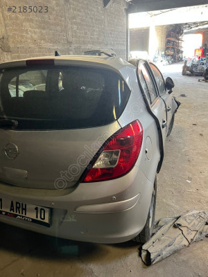 Opel Corsa D sağ arka çamurluk kesme