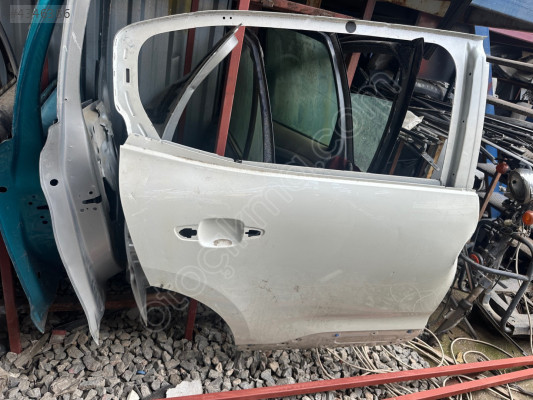 Citroen c5 aircros sağ arka kapı çıkma