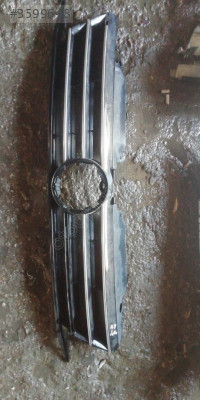 VW Jetta Ön Panjur - Orijinal Çıkma Parça 5C6853655