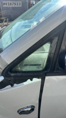 Caddy sol ön kelebek cam 04-15