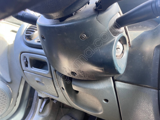 Renault Megane 1 direksiyon alt plastiği