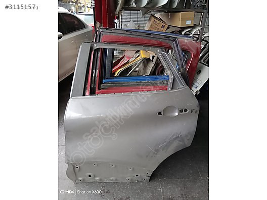 Renault Captur sol arka kapı orijinal