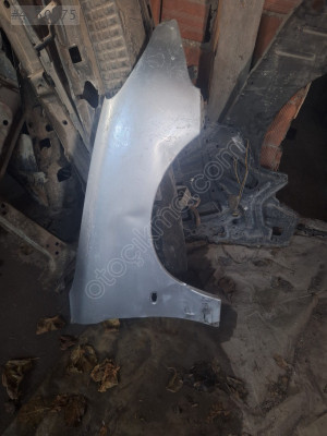 Peugeot 206 Sağ Ön Çamurluk