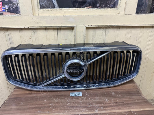 VOLVO XC60 ÖN PANJUR ORJİNAL ÇIKMA TEMİZ 2017-2019 MODEL