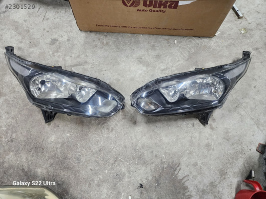 Ford Connect sağ sol far orjinal çıkma