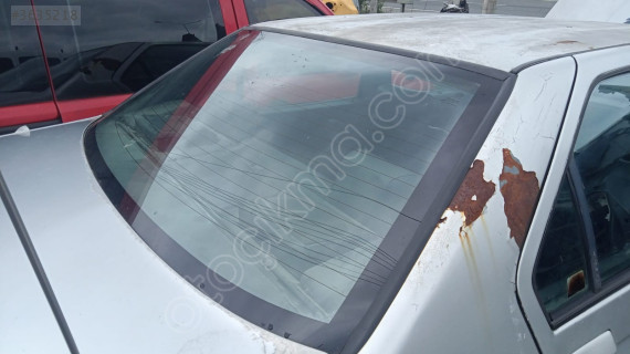 Alfa Romeo 164 arka cam yedek parça