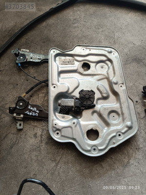 Nissan Qashqai sağ ön cam krikosu  80770JD00A