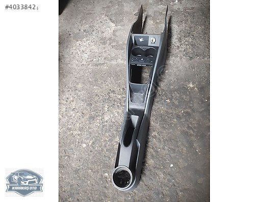 SEAT İBİZA ORTA KONSOL BARDAKLIK VE DÖRTLÜ KONTROL DÜĞMELERİ