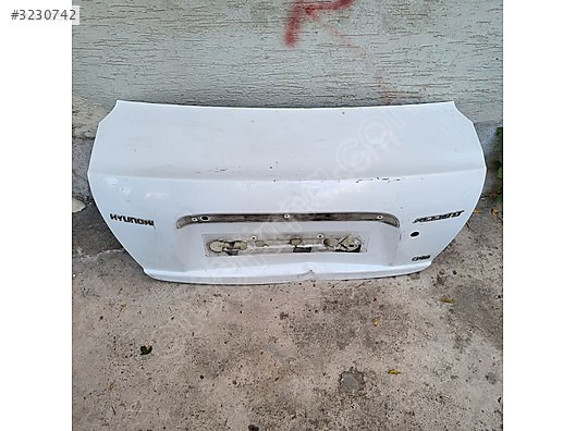 HUNDAİY AKSENT BAGAJ KAPAGİ ORJİNAL ÇİLEK OTO ÇIKMA