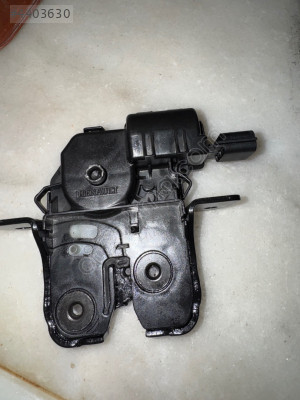 Orjinal Renault Clio 4 Arka Bagaj Kilidi