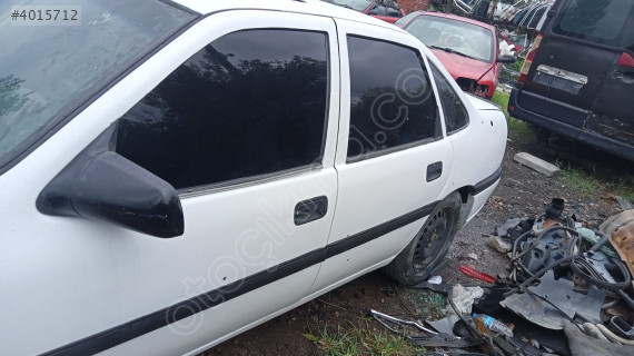 Opel Vectra a sol kapı camlar