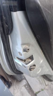 toyota carina sol arka kapı kilidi