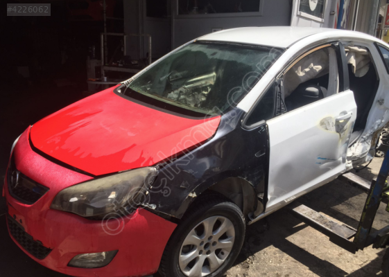 OPEL ASTRA J SEDAN TAVAN ARKA