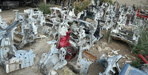 fiat doblo 2016 kesme sol ön çeyrek/podye (beyaz) (-son fiyat)