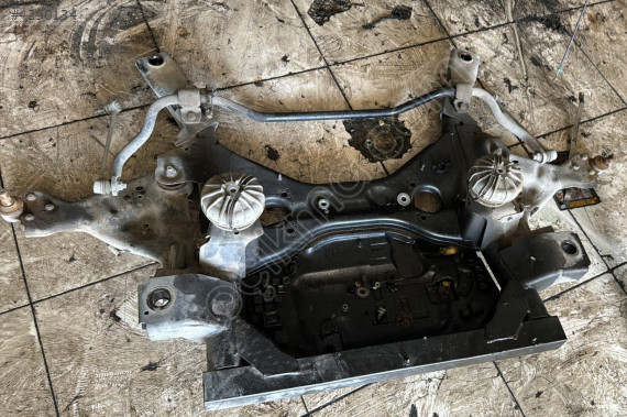 MERCEDES VİANO 2012 ÖN TRAVERS ÜÇEL OTO ÇIKMA BURSA