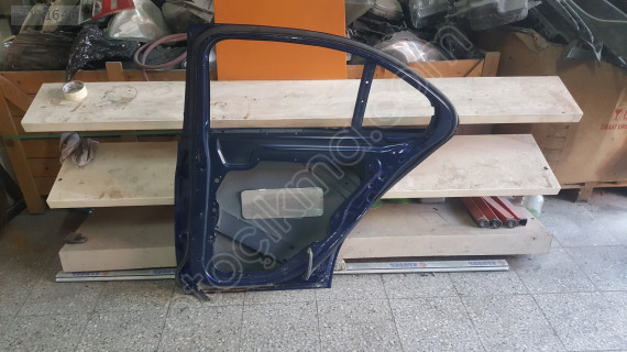 Mercedes C 205 KAPI SAĞ ARKA