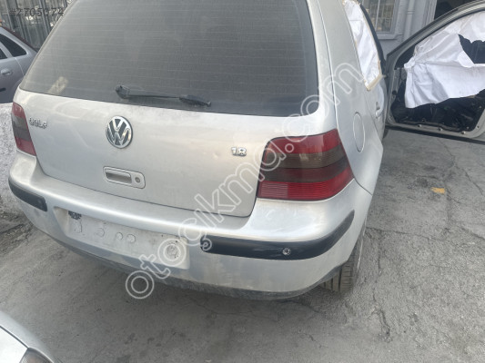 Volsvagen golf 4 sağ arka stop