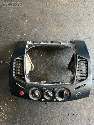 L200 ORTA PANEL ORJİNAL ÇIKMA PARÇA